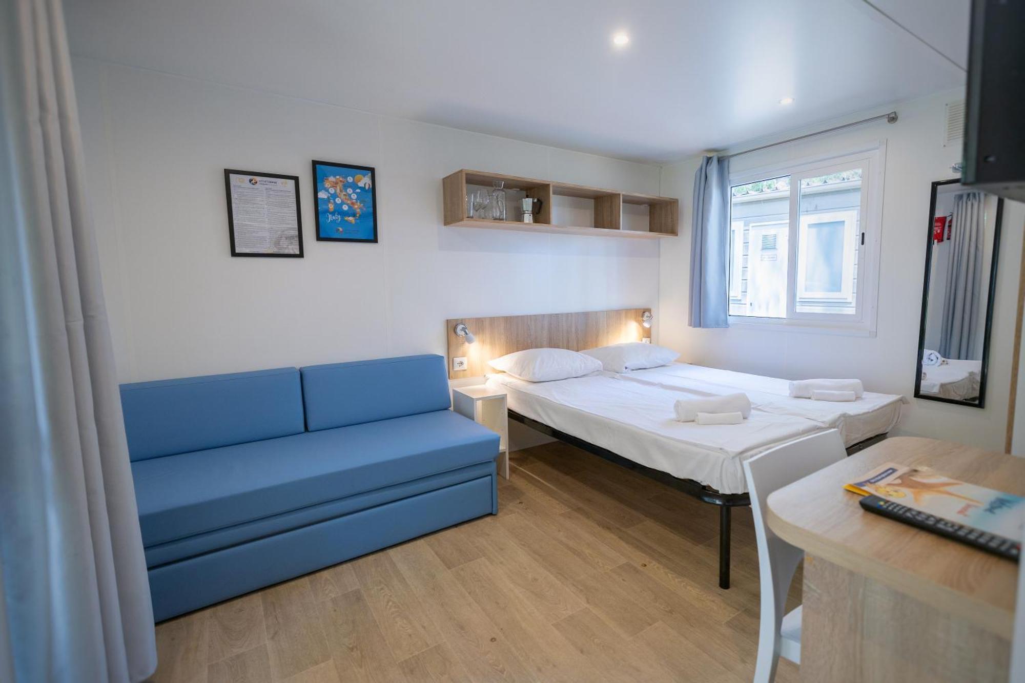 Small Camp Kr Vip Full Service Baia Domizia