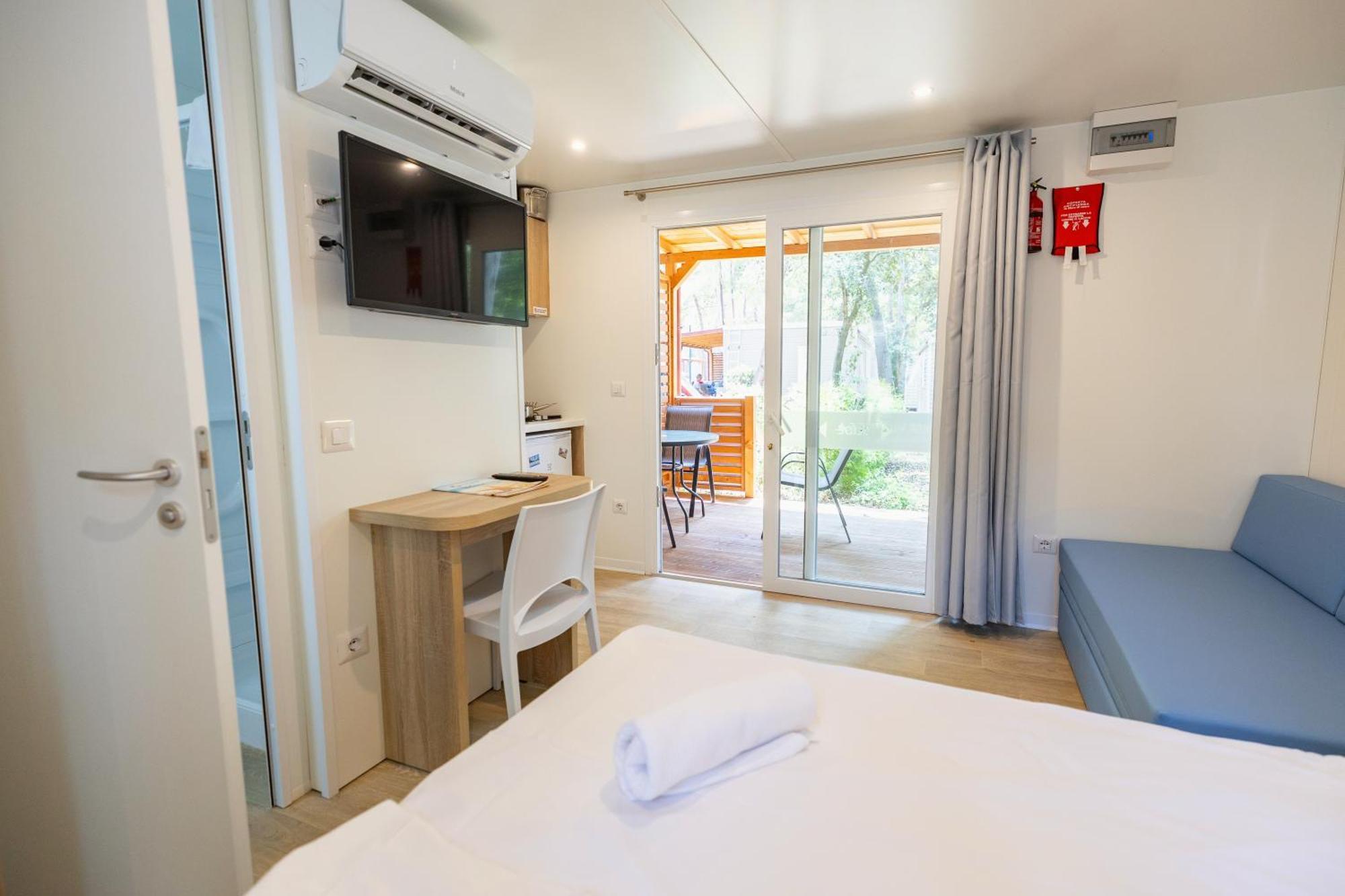 Small Camp Kr Vip Full Service *