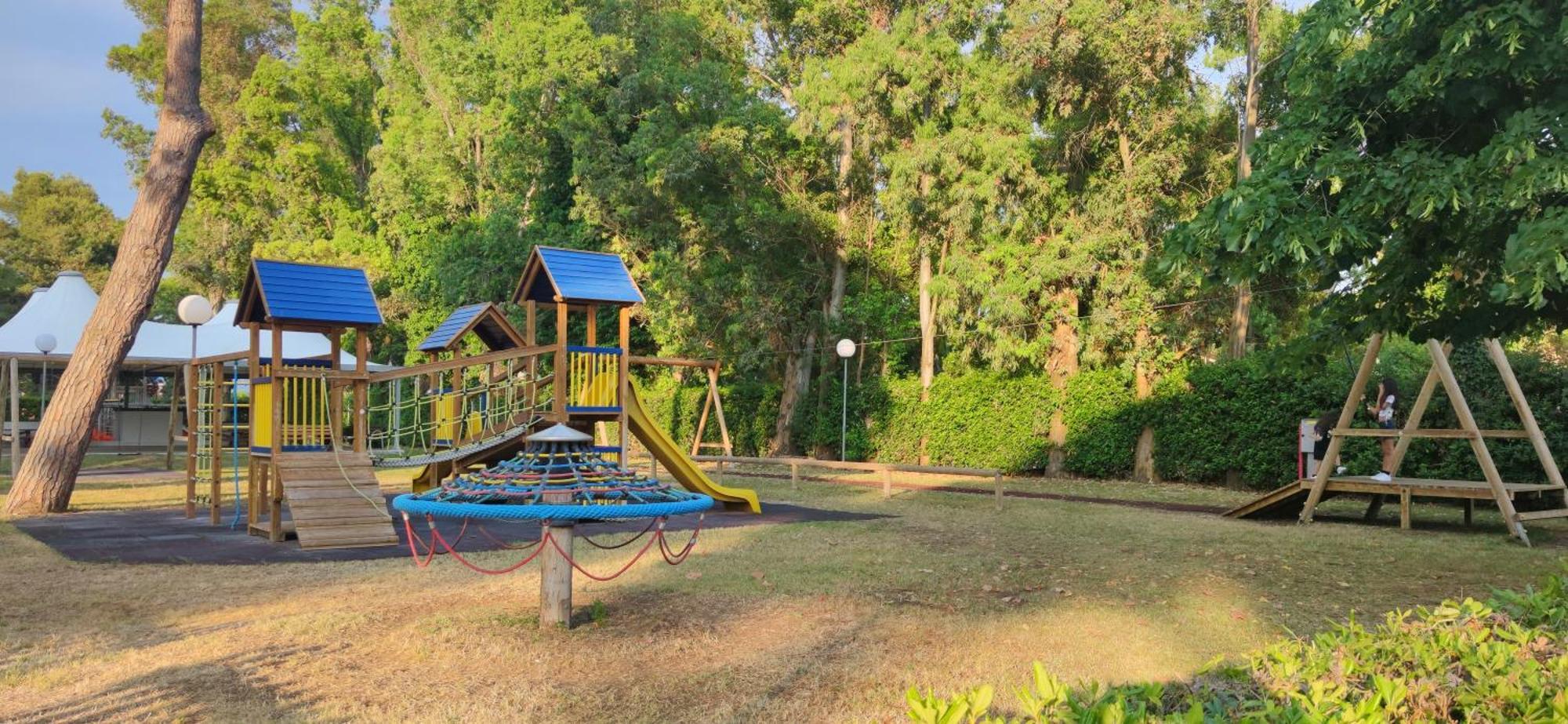 Campsite Small Camp Kr Vip Full Service Baia Domizia