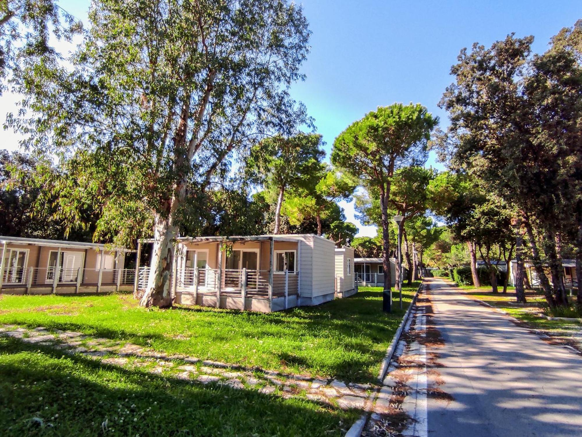 Small Camp Kr Vip Full Service * Baia Domizia