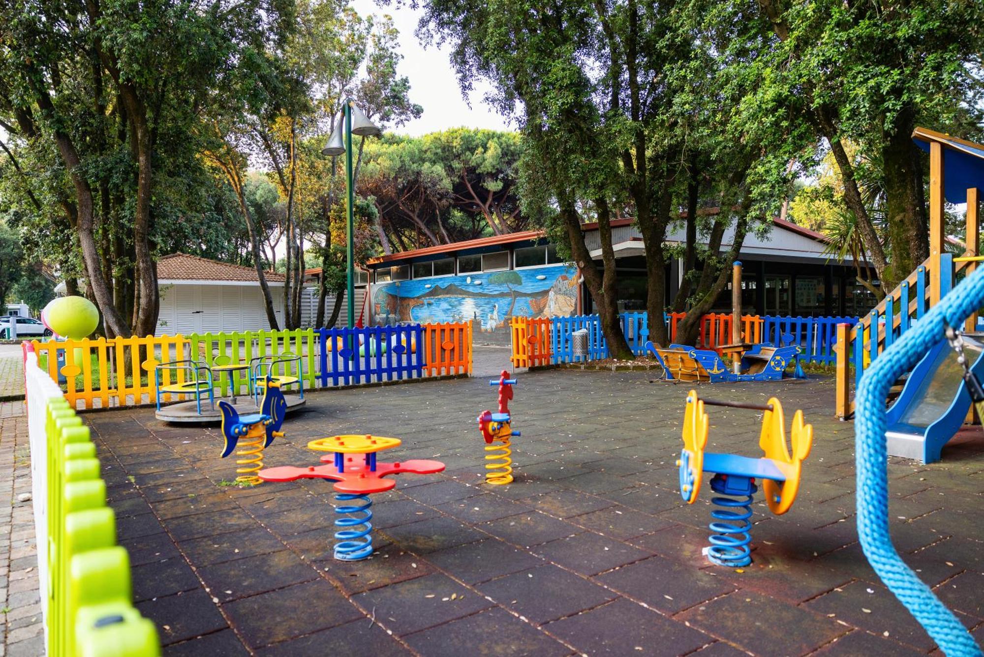 Small Camp Kr Vip Full Service Campsite Baia Domizia